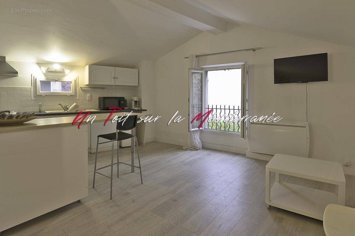 Appartement à BORMES-LES-MIMOSAS