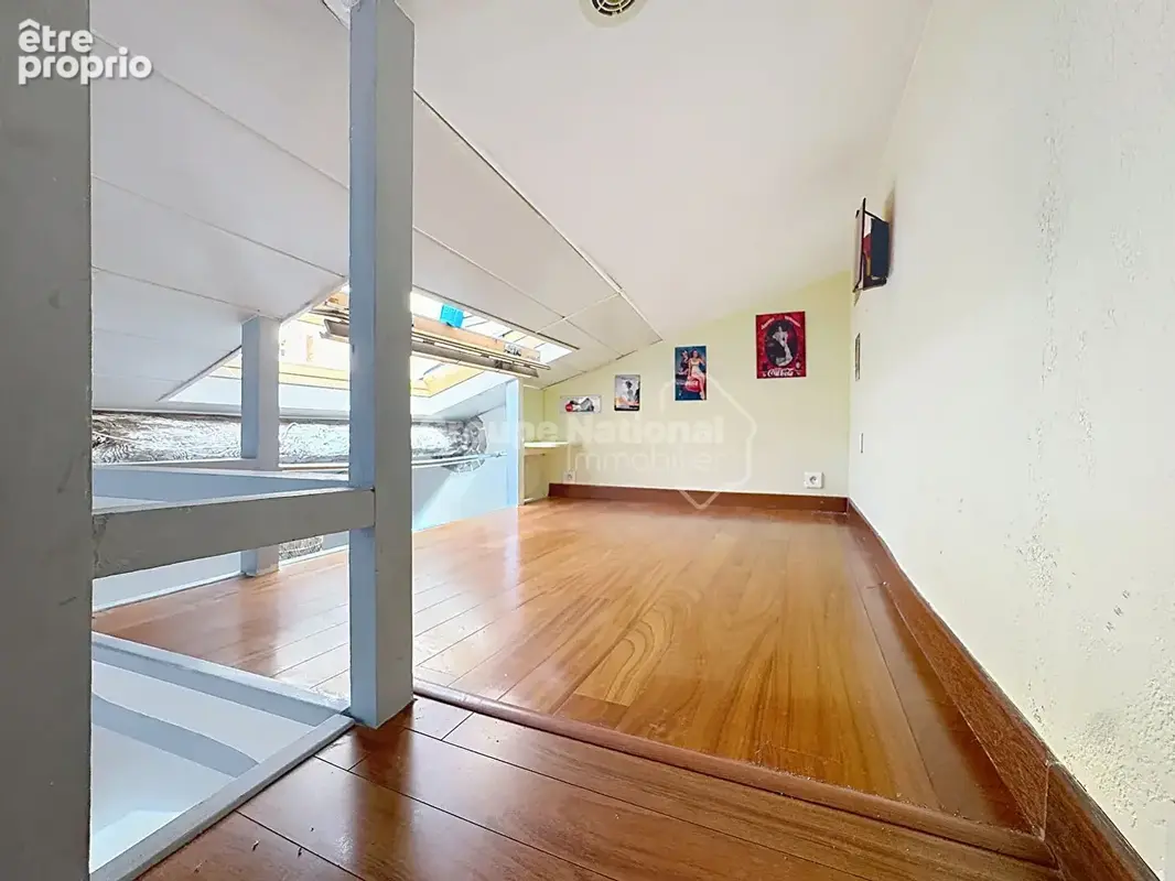 Cannes forville, studio mezzanine au dernier étage - photo 6
