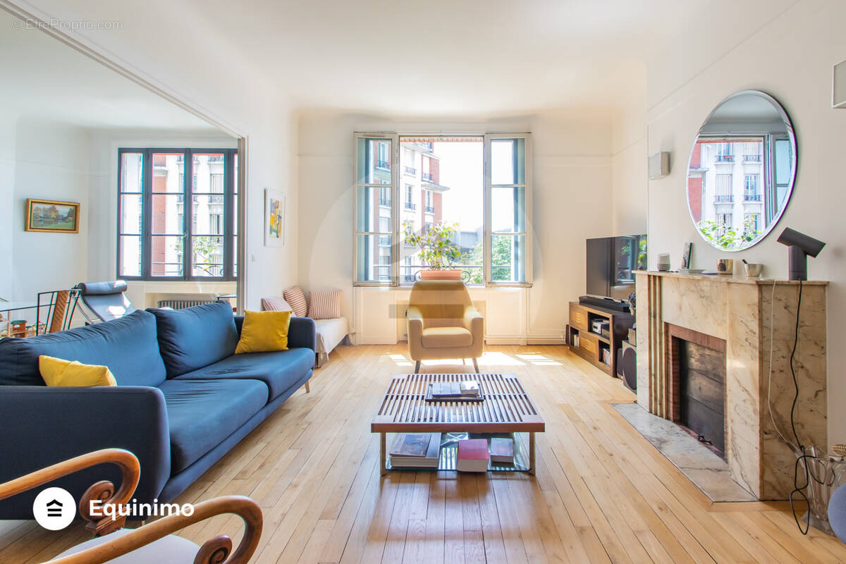 Appartement à PARIS-16E