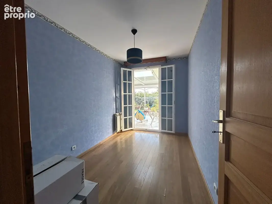 A vendre - maison de plain pied sur genereuse parcelle de terrain - photo 9