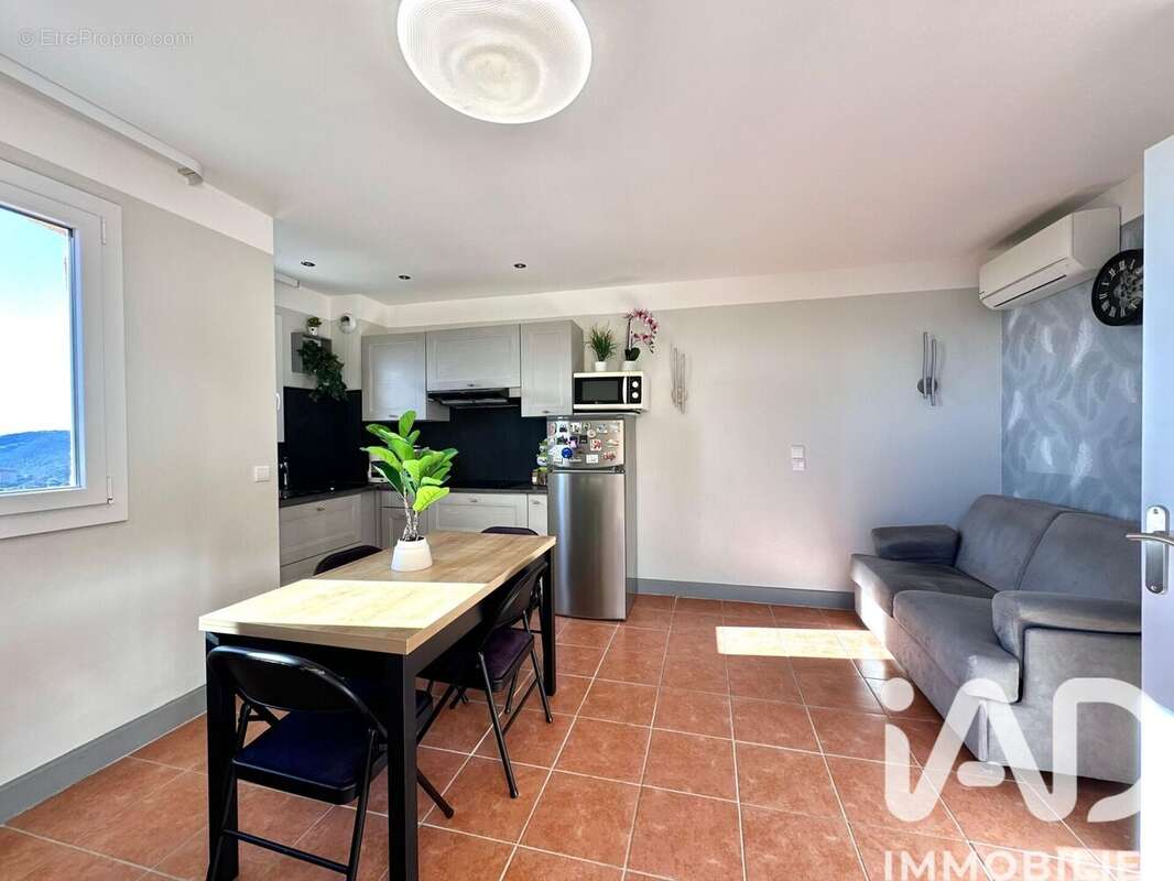 Photo 4 - Appartement à ROQUEBRUNE-SUR-ARGENS