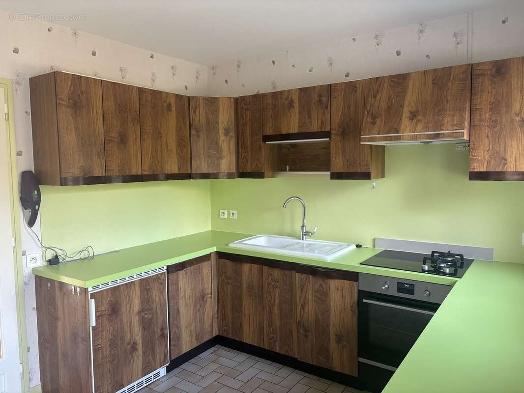 Maison à VELAINE-EN-HAYE