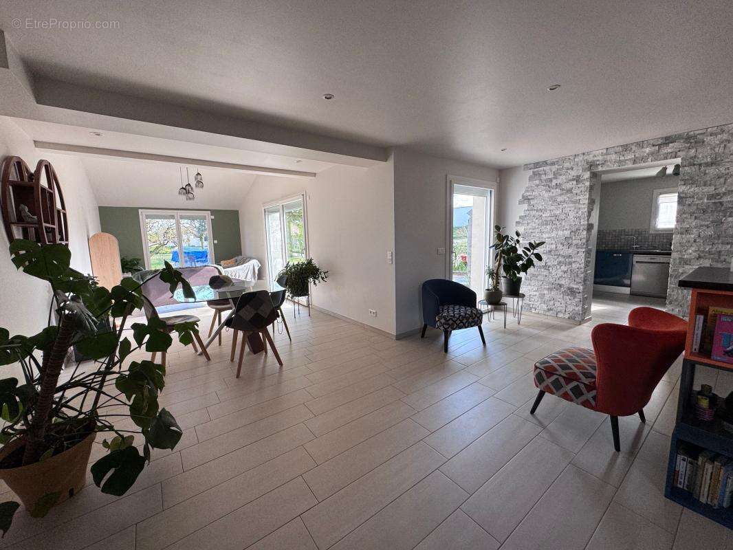 Maison à SAINT-ROMAIN-DE-JALIONAS