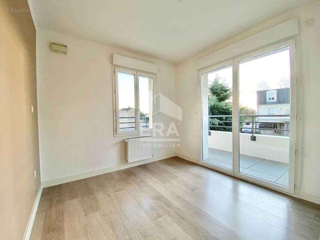 Appartement à SARTROUVILLE