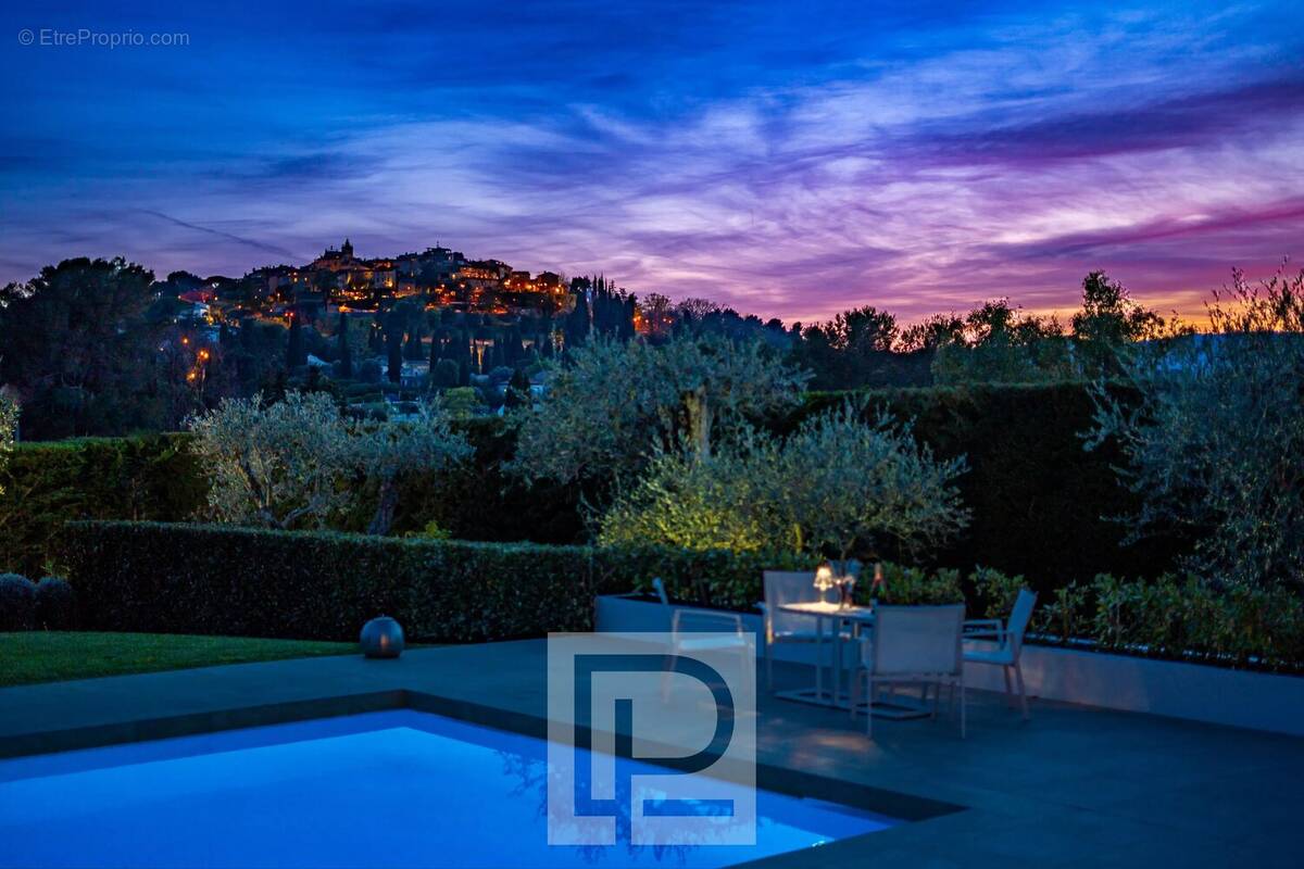 Maison à MOUGINS
