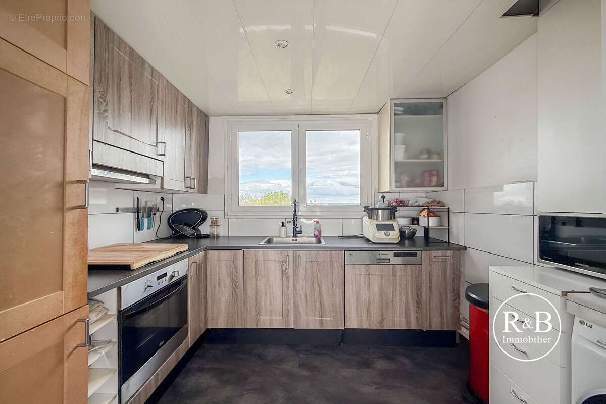 Appartement à LES CLAYES-SOUS-BOIS