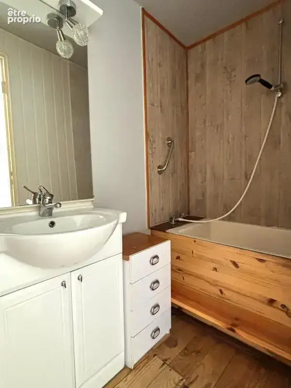 Propriété familiale de caractère au cœur du bourg - photo 11