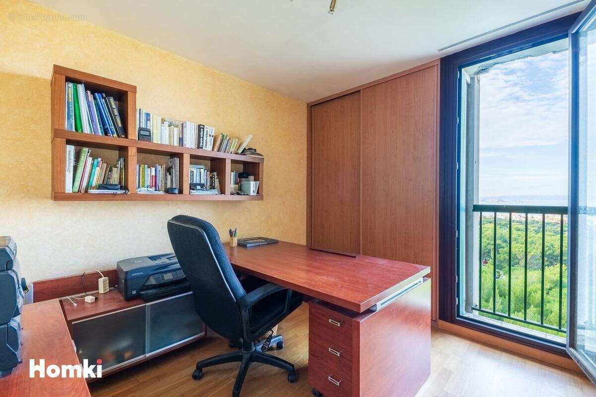 Appartement à MARSEILLE-8E