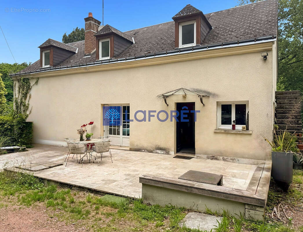 Maison à CHEILLE