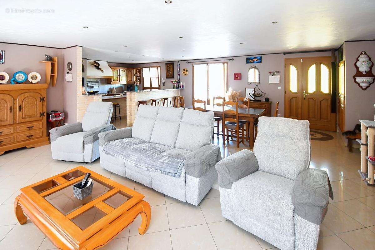 Maison plain pied 129m2 - 3 chambres - 2 garages - terrain 10 ares 45 - 2 terrasses - photo 14