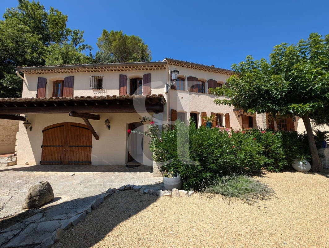 Maison à VAISON-LA-ROMAINE