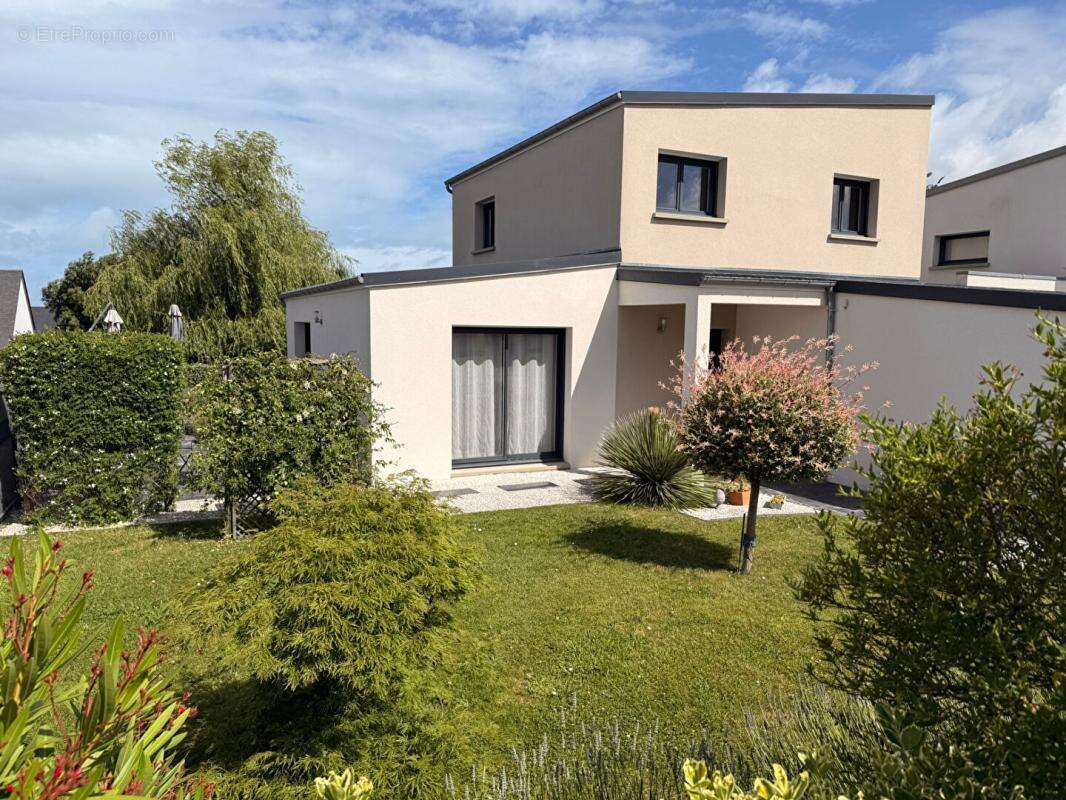 Maison à SAINT-PAIR-SUR-MER
