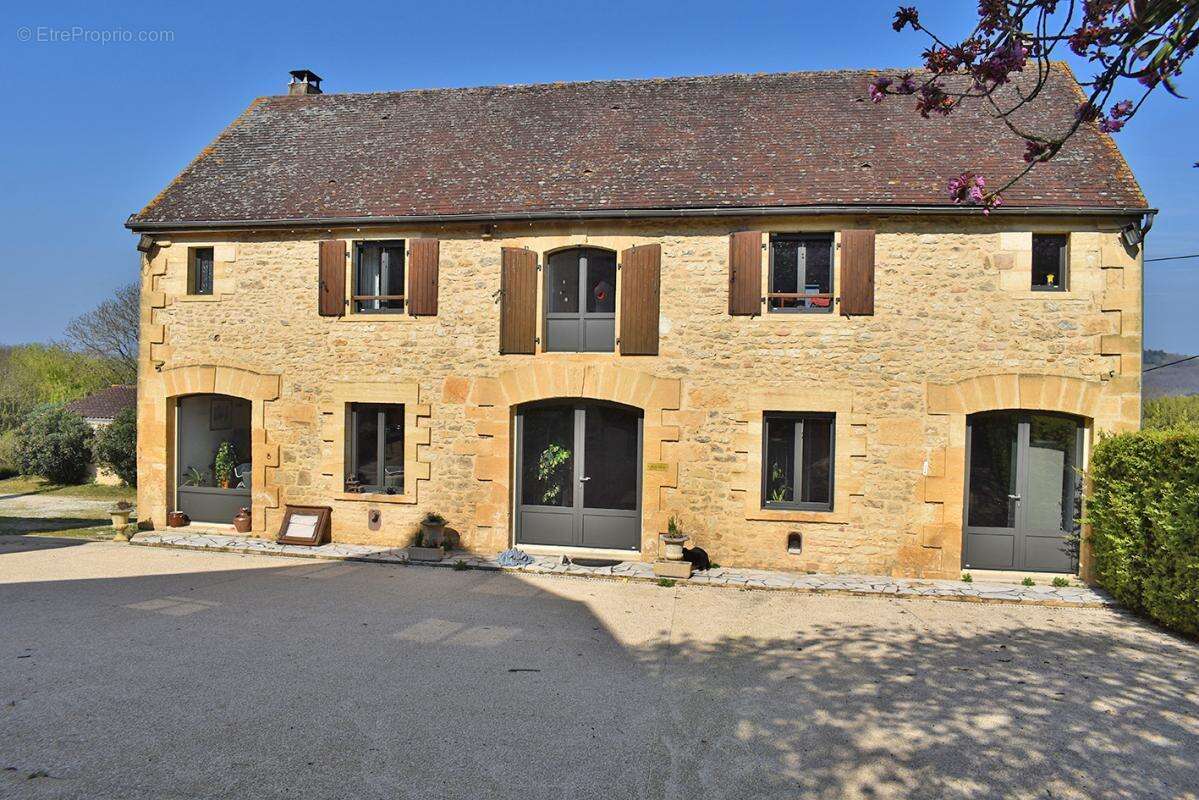 Domaine ferme auberge gîtes 30 pièce(s) 650 m2 - photo 2