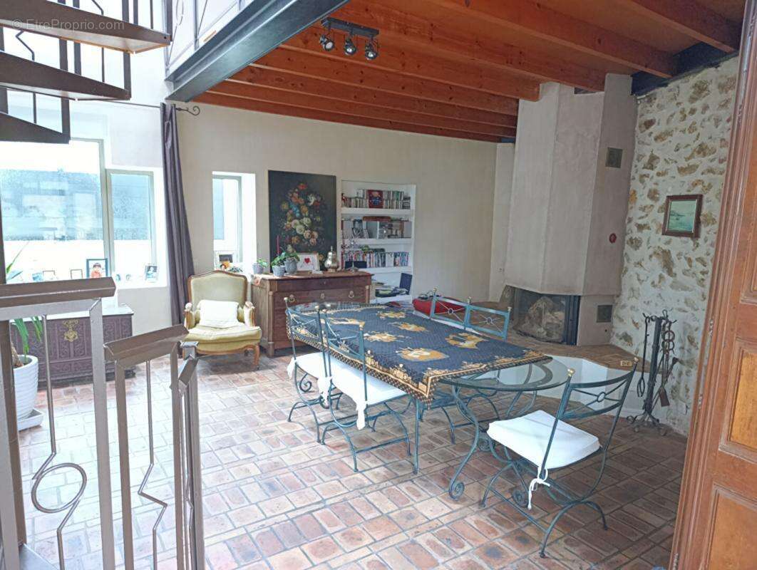 Maison à DAMMARIE-LES-LYS