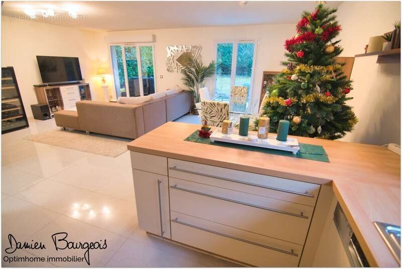 Maison à PREVESSIN-MOENS