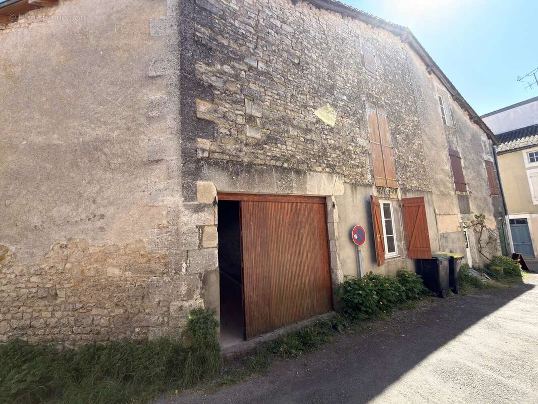 Maison à VERTEUIL-SUR-CHARENTE