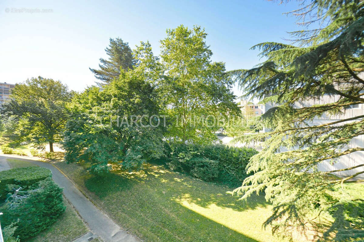 Appartement à SAINTE-FOY-LES-LYON
