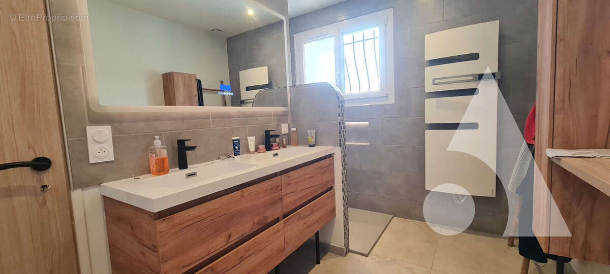 Appartement à SALERNES