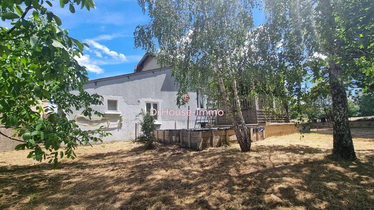Maison 170 m² à Pommiers  - photo 2