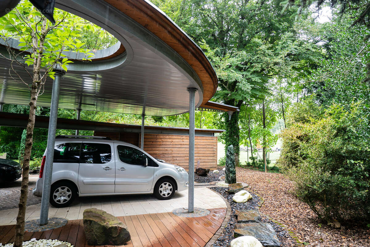 Maison à ROUGEMONT-LE-CHATEAU