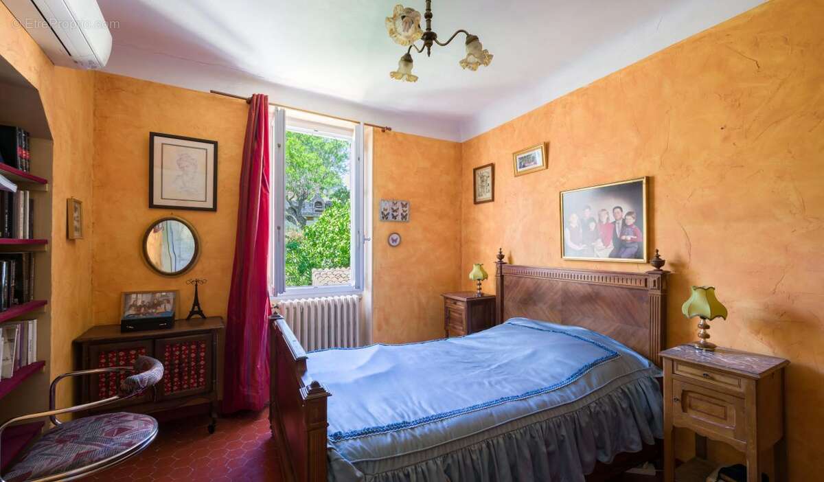 Maison à SAINTE-TULLE