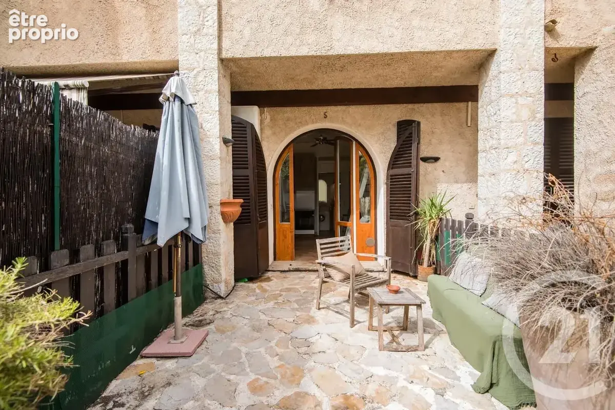 Appartement à SAINT-LAURENT-DU-VAR