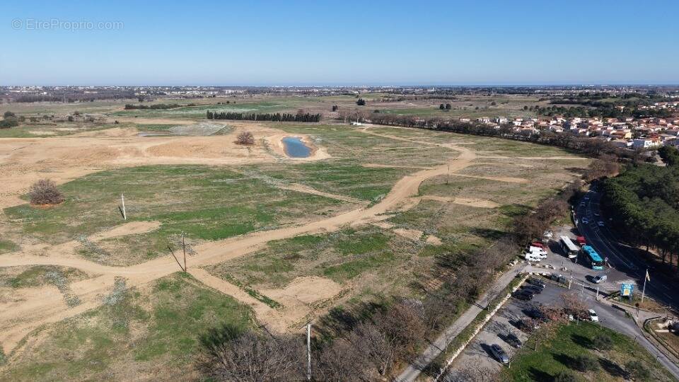 Terrain à VILLENEUVE-DE-LA-RAHO
