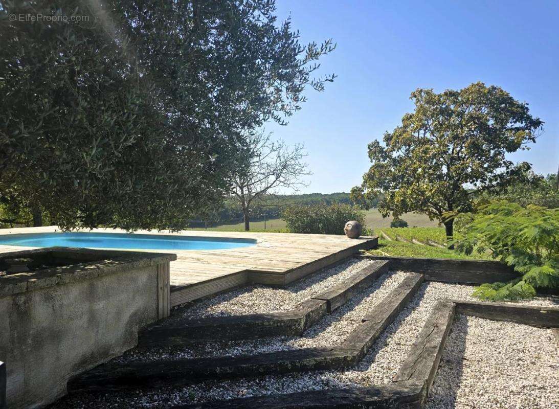 Maison à SAINT-LAURENT-DES-COMBES