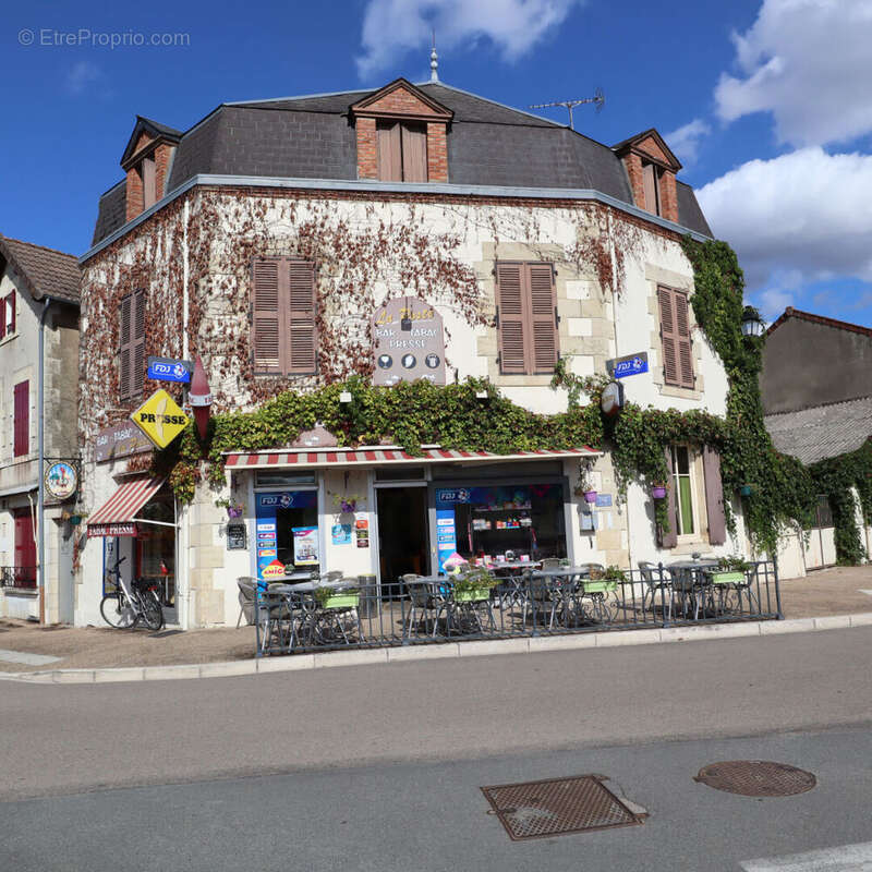 Commerce à SAINT-PIERRE-LE-MOUTIER
