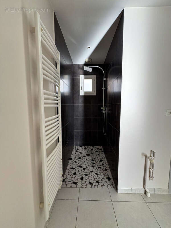 Commerce à BRIENNON