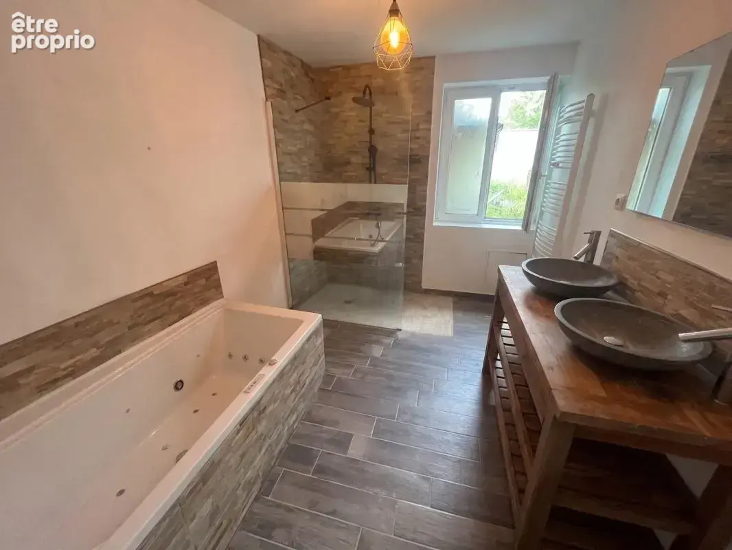  À VENDRE en Exclusivité – Superbe Maison Familiale de 140 m² avec Jardin, Terrasse & Garage !  - photo 5