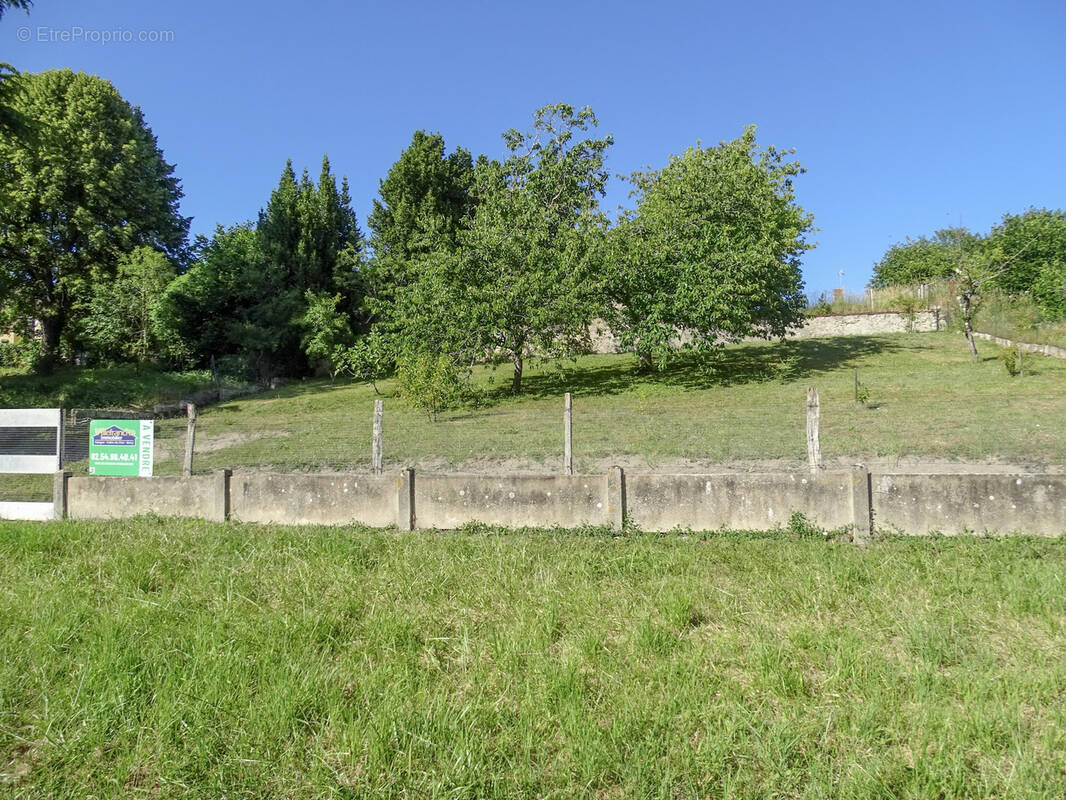 Terrain à CHATRES-SUR-CHER