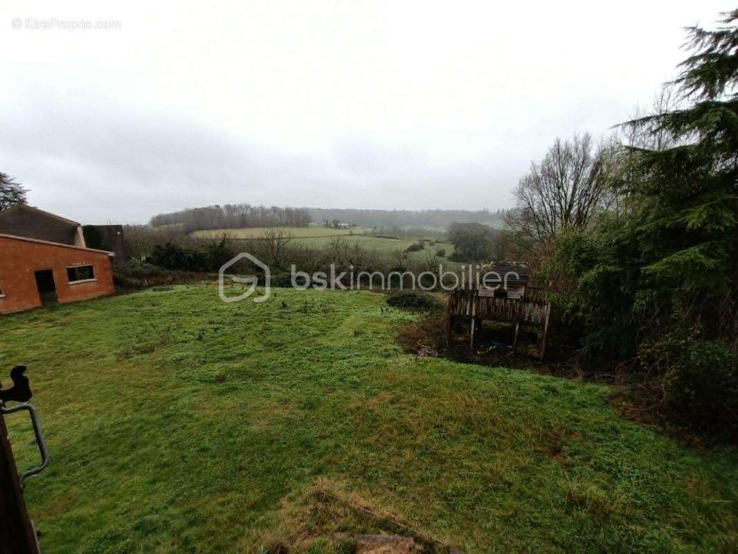Belle Maison Rénovée en 2019 de 120 m2 et Grange de 200 m2 sise sur 3 877 m2 - photo 17