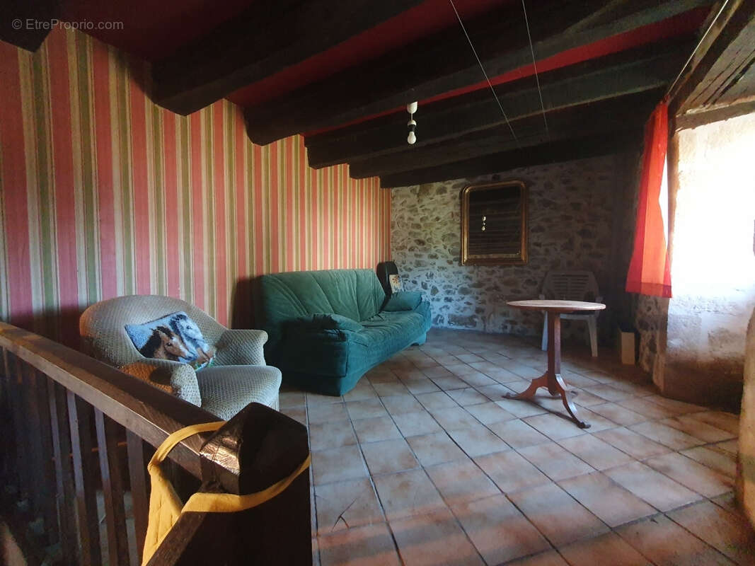 Maison à SAINT-JULIEN-AUX-BOIS