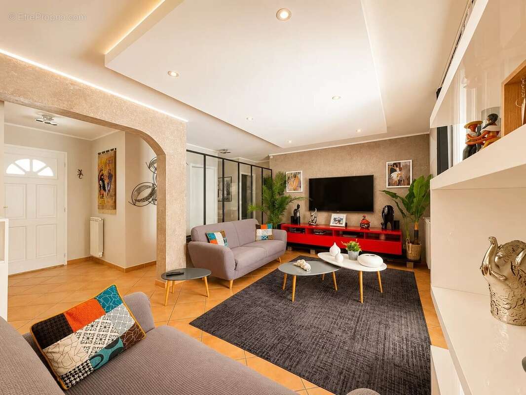 Vidauban – Élégante villa de plain-pied de 140 m² avec piscine sur un terrain de plus de 2 550 m² - photo 13