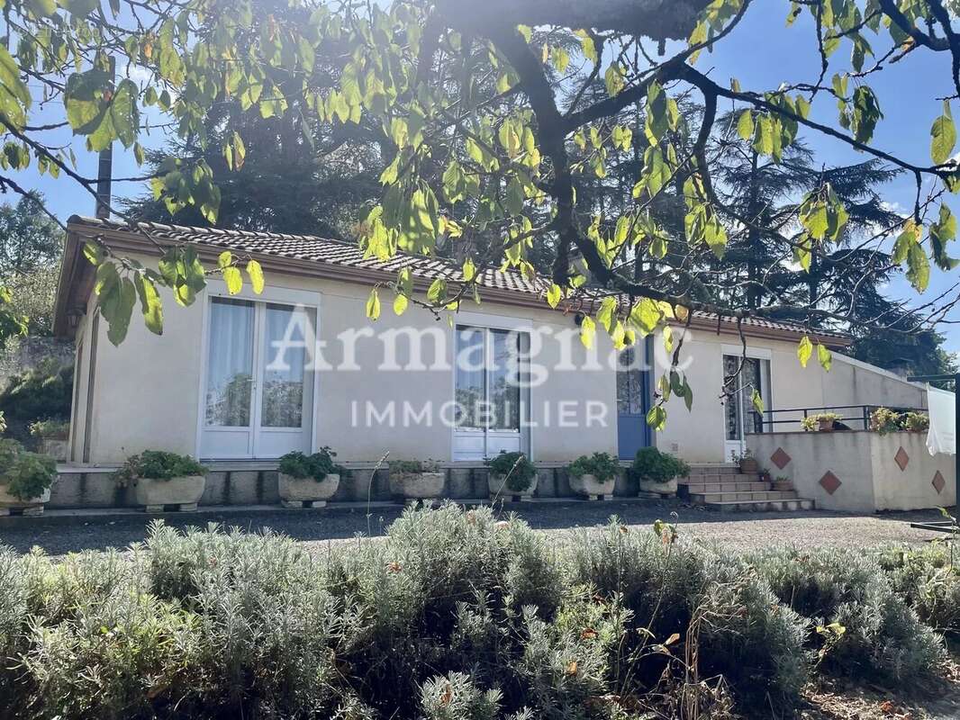 Maison à VALENCE-SUR-BAISE