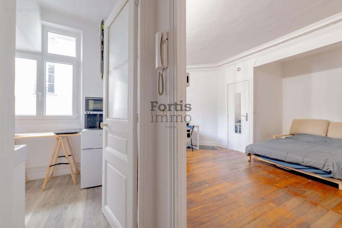 Appartement à PARIS-14E