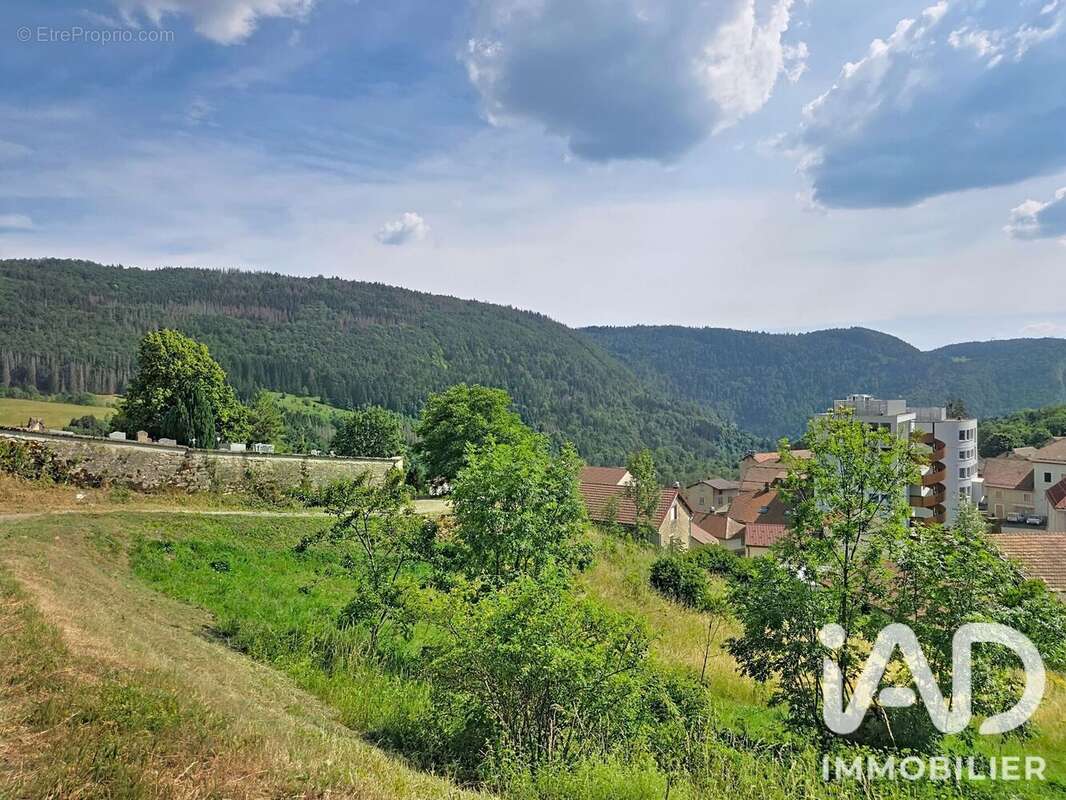 Maison 230 m² à Septmoncel  - photo 3