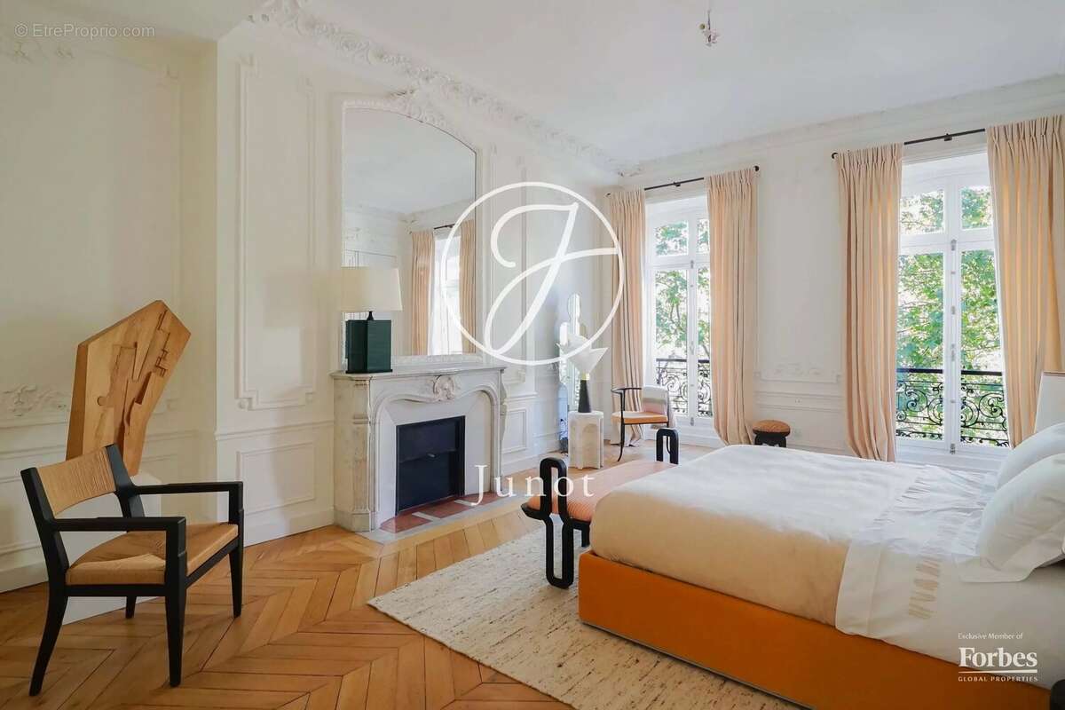 Appartement à PARIS-8E