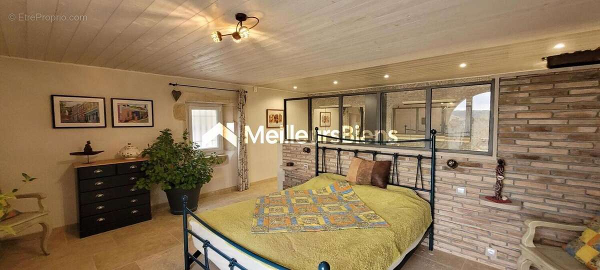 Propriété en pierre 427 m² à Saint-Just-d'Ardèche avec 2 gîtes 5* - photo 11