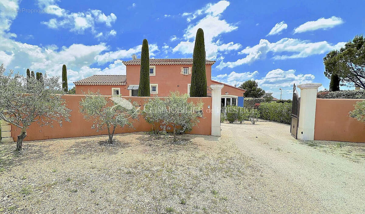 Maison à SAINT-PIERRE-DE-VASSOLS