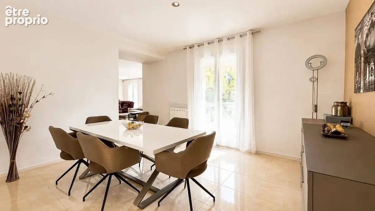 Maison 240 m² à Villecresnes  - photo 3