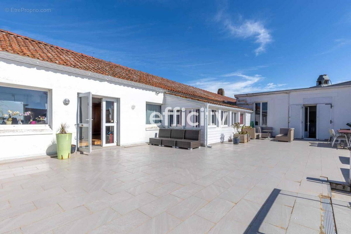 Appartement 440 m² à La Barre-De-Monts  - photo 2