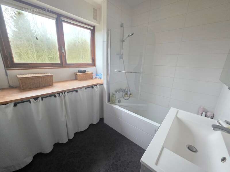 Appartement à VILLE-D&#039;AVRAY