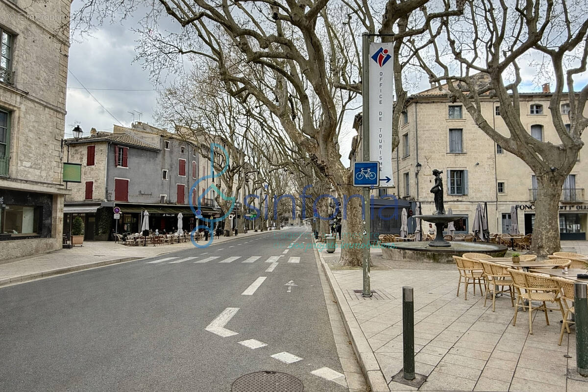 Commerce à UZES