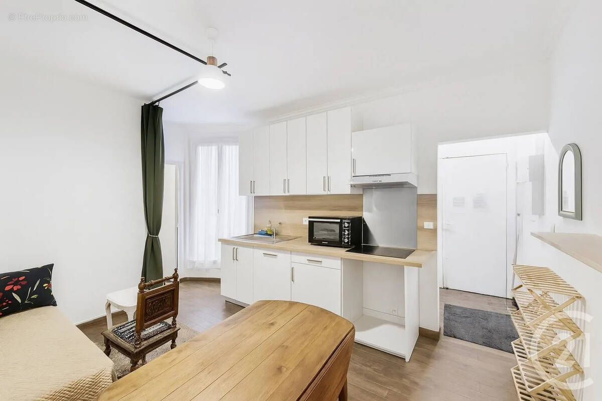 Appartement à PARIS-14E