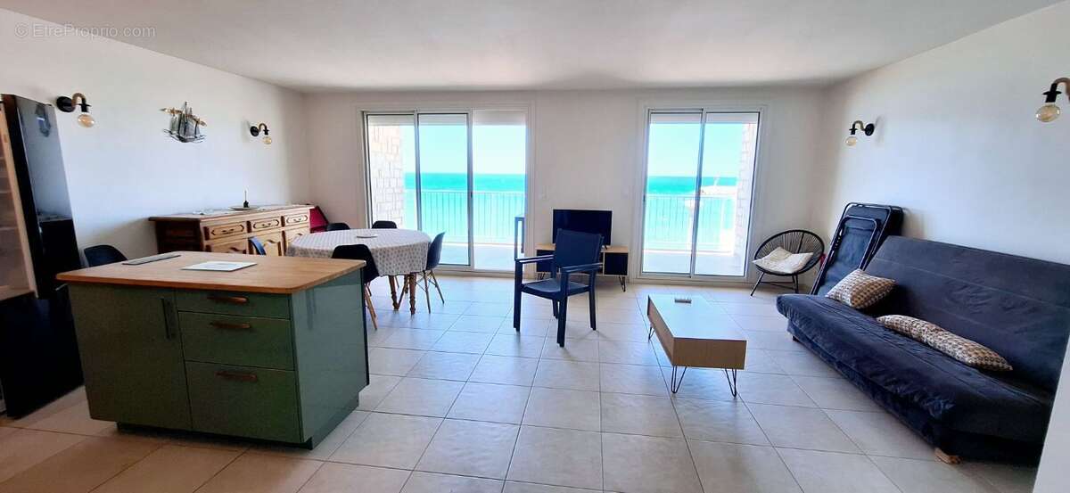 Maison à SAINT-CYR-SUR-MER