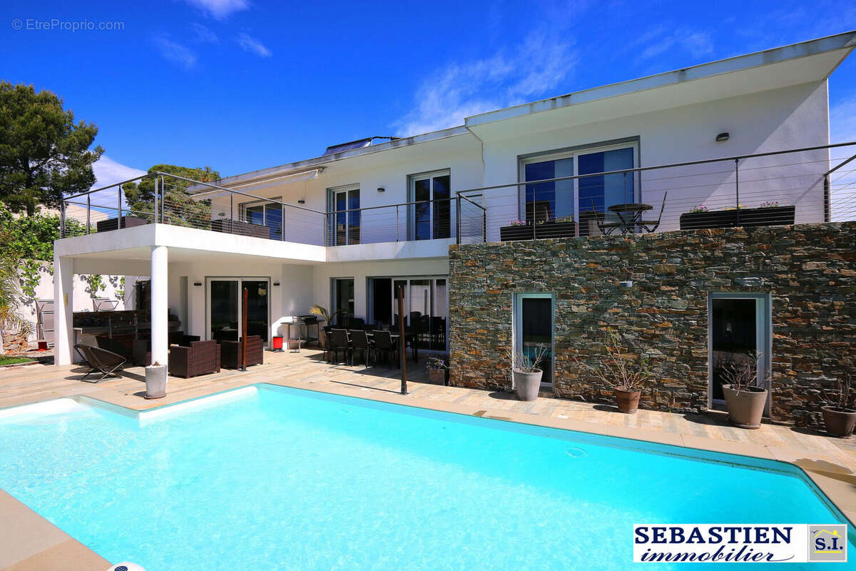 Piscine - Maison à FREJUS