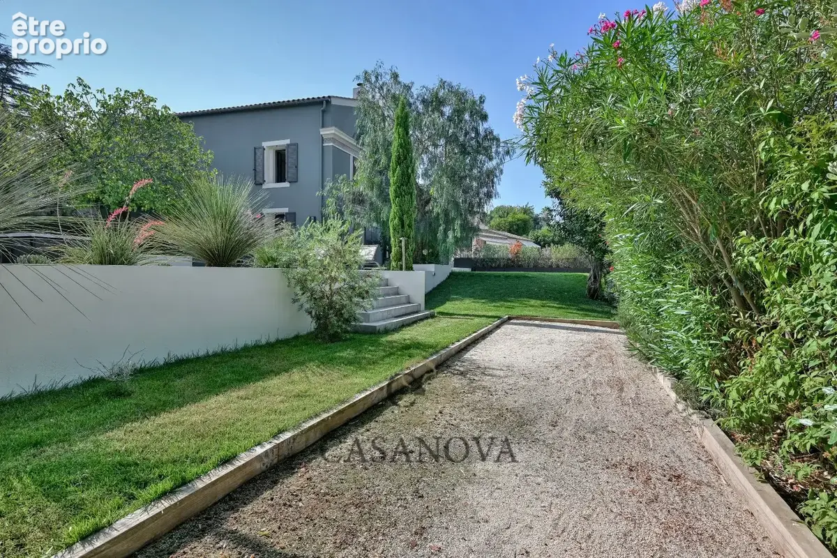 Maison des années 20 rénovée avec piscine, spa et grand garage à Montpellier Pompignane - photo 4