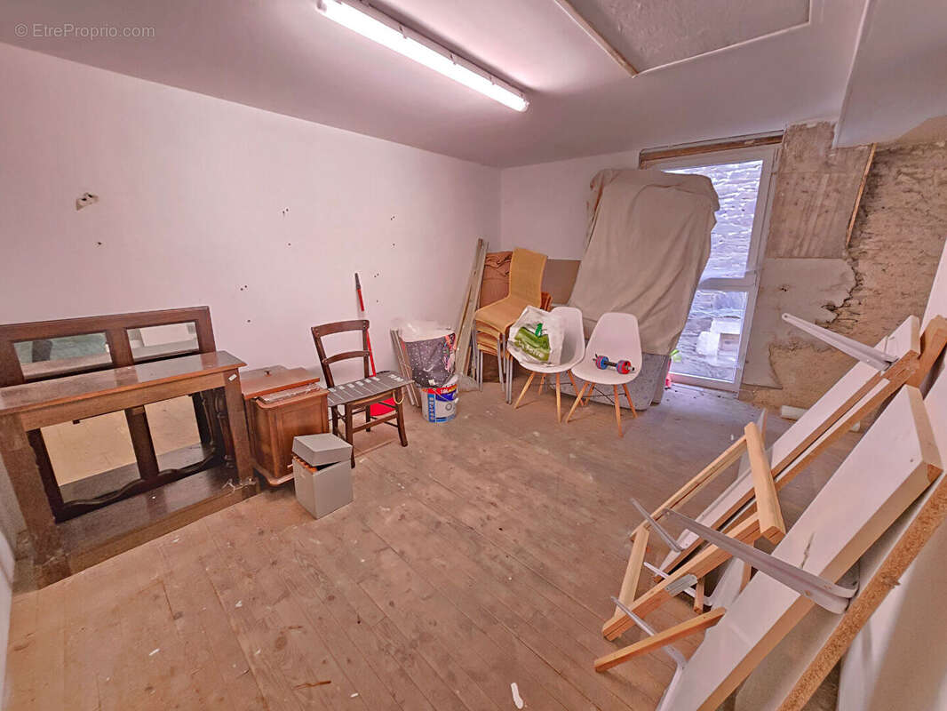 Maison + 2 Garages - Salmiech - photo 15